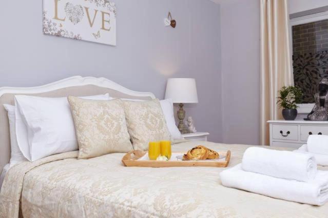 Three Bedroom Apartment By Beautiful Park Londra Exterior foto