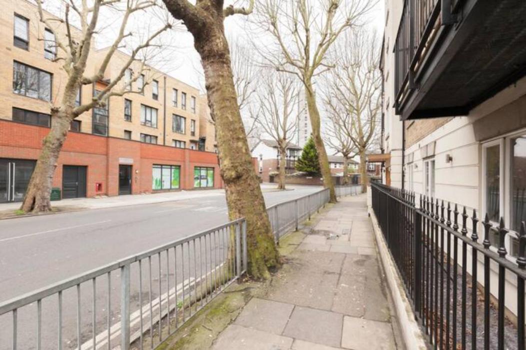 Three Bedroom Apartment By Beautiful Park Londra Exterior foto