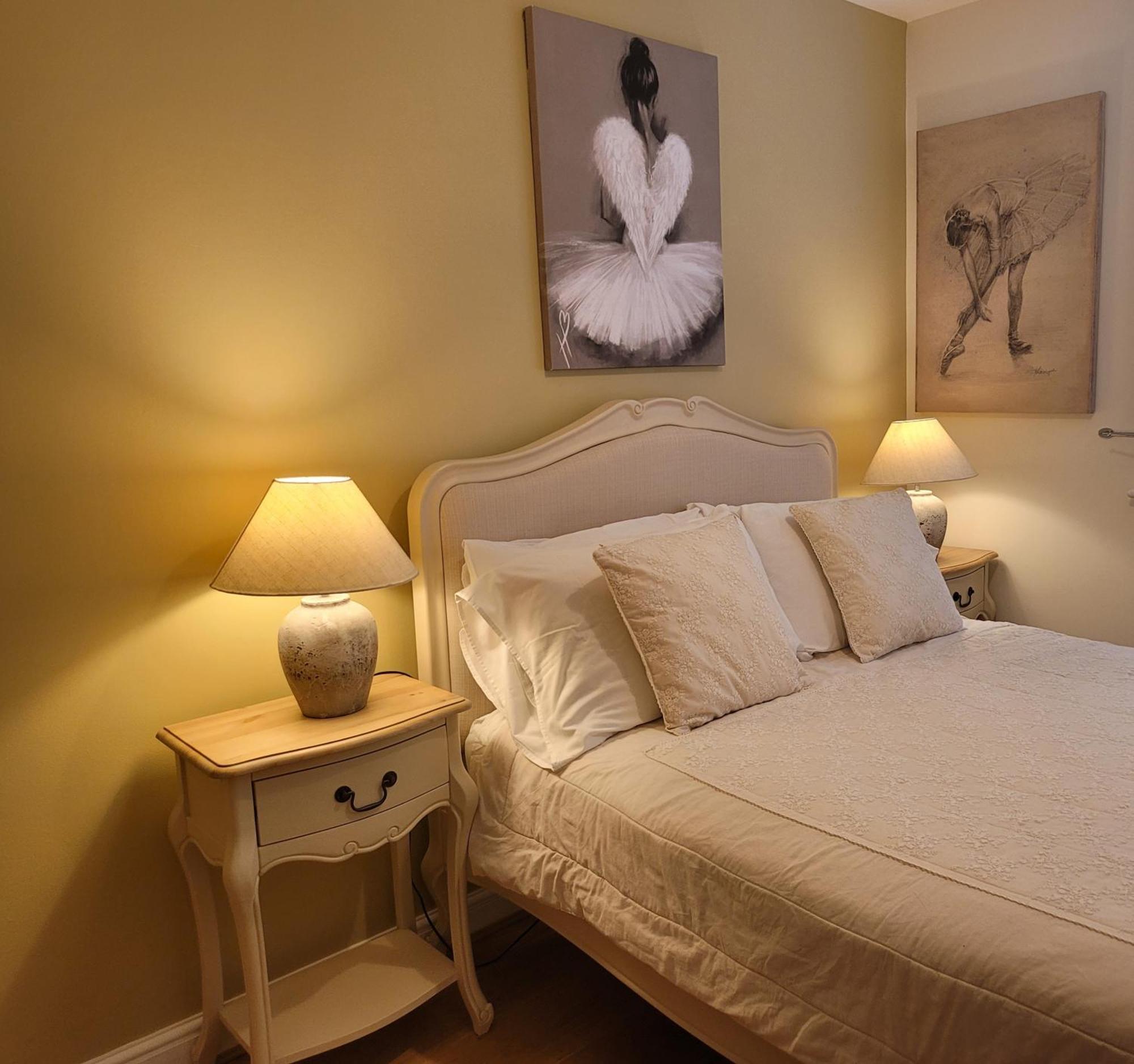 Three Bedroom Apartment By Beautiful Park Londra Exterior foto