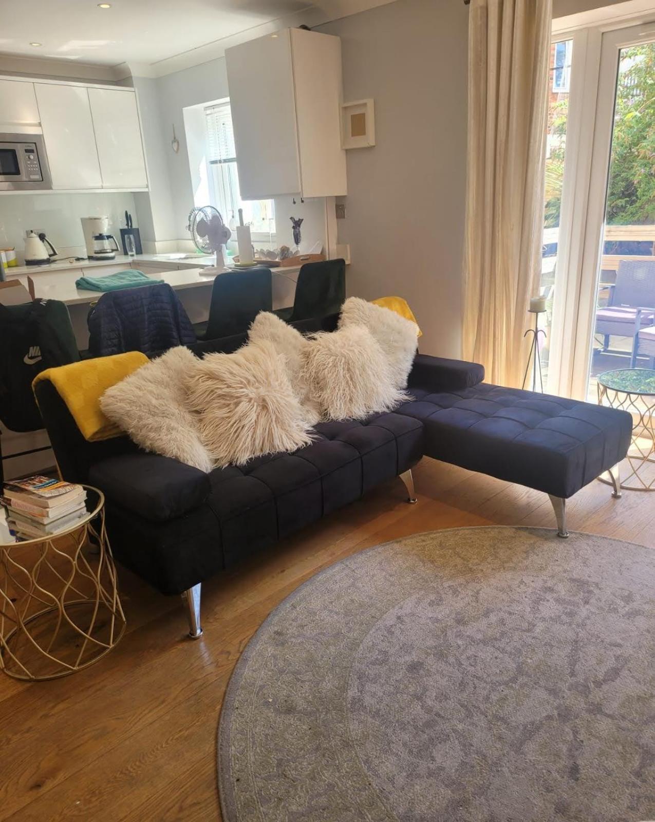 Three Bedroom Apartment By Beautiful Park Londra Exterior foto